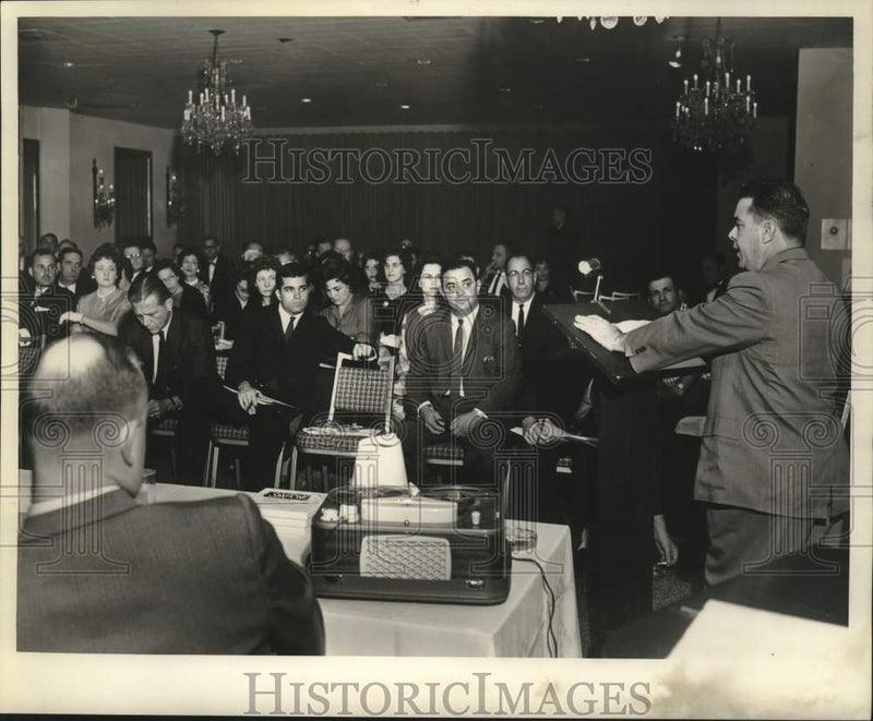 Load image into Gallery viewer, 1962 Press Photo Frank Feroni Speaks At Hearing Regarding New Orleans Airport
