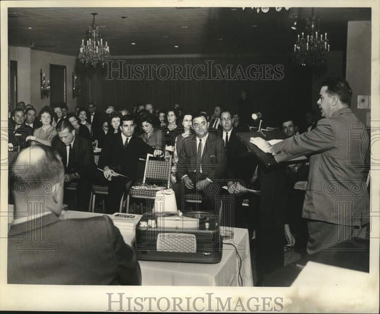 1962 Press Photo Frank Feroni Speaks At Hearing Regarding New Orleans Airport