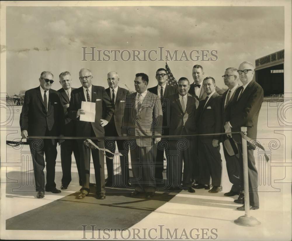 1961 Press Photo Dignitaries At Aviation Board Apron Ribbon Cutting - nob98820