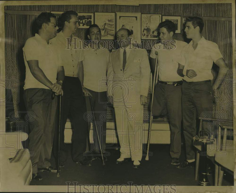 Load image into Gallery viewer, 1962 Press Photo Cuban Ransom Seekers With Mayor Schiro, City Hall, New Orleans
