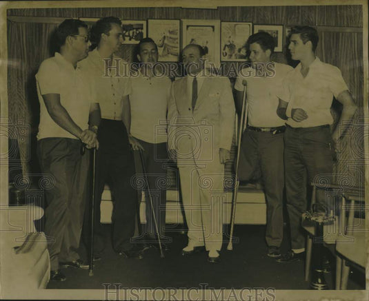 1962 Press Photo Cuban Ransom Seekers With Mayor Schiro, City Hall, New Orleans