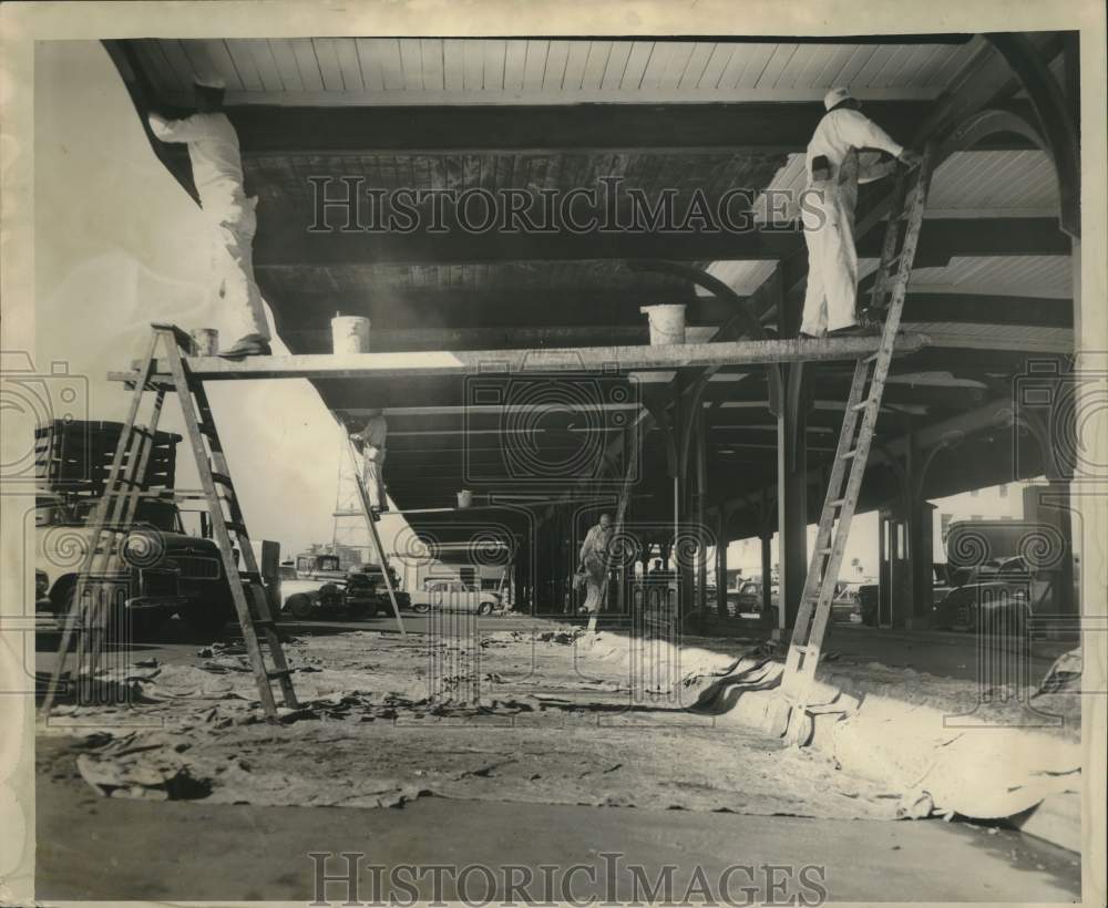 1961 Press Photo Workers Renovate French Market, New Orleans - Historic Images