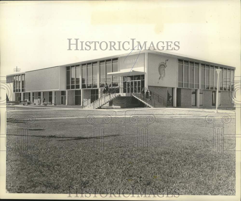 1963 Press Photo New College Union Building, Northeast Louisiana State College- Historic Images