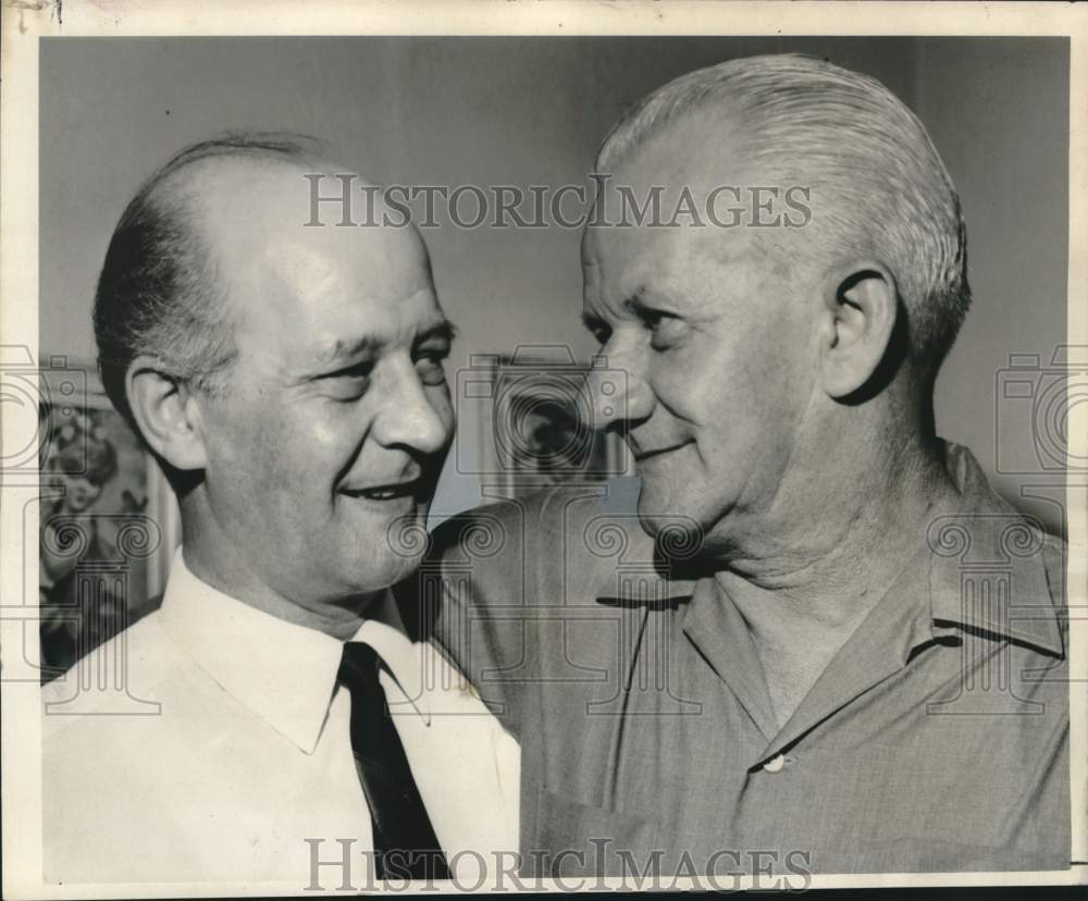 1967 Press Photo Brothers Walter And Herman Meinke Reunited After 40 Years