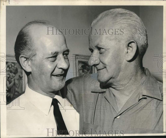 1967 Press Photo Brothers Walter And Herman Meinke Reunited After 40 Years