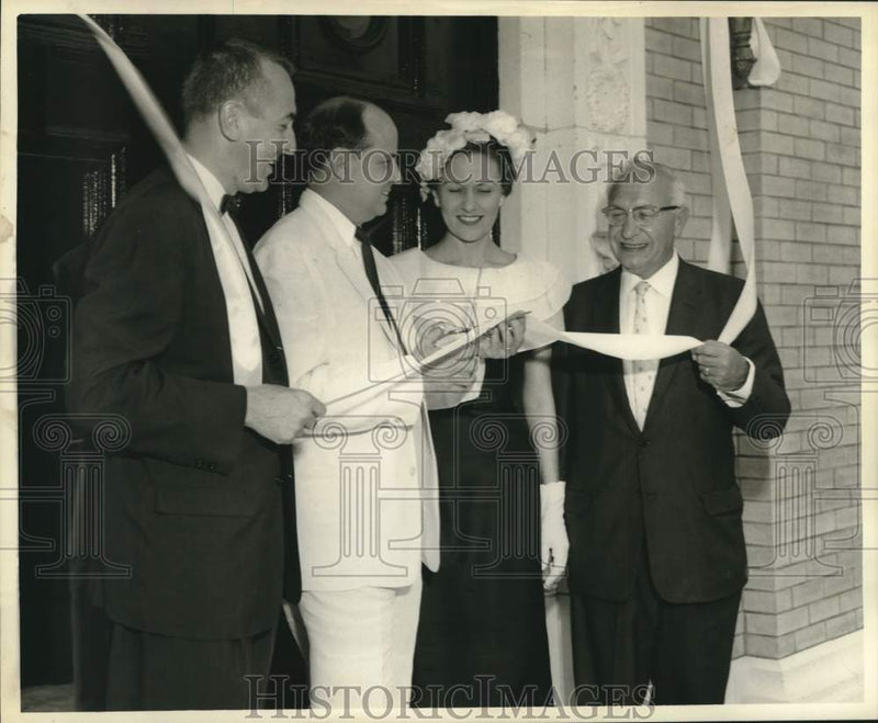 Load image into Gallery viewer, 1959 Press Photo Meadows-Draughon College Ribbon Cutting, Canal St. New Orleans

