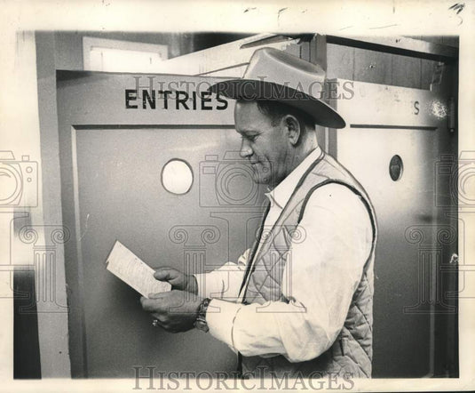 1968 Press Photo Horse Trainer J. O. Meaux To Fly To Argentina To Look At Horses- Historic Images