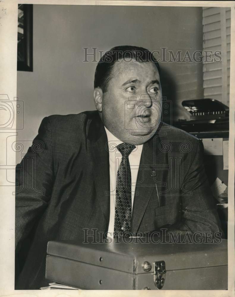1966 Press Photo Social Security Official John M. Mullane Speaks About Medicare