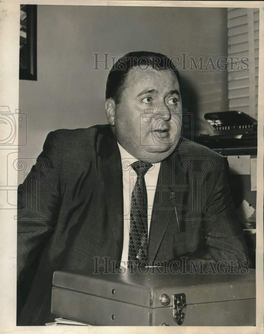 1966 Press Photo Social Security Official John M. Mullane Speaks About Medicare