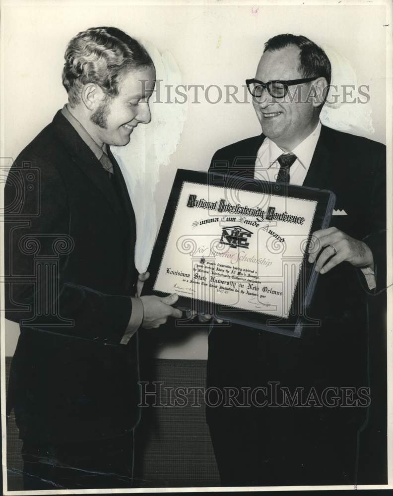 1970 Press Photo Martin Sher, E. Frank Masingill With National Fraternity Award- Historic Images