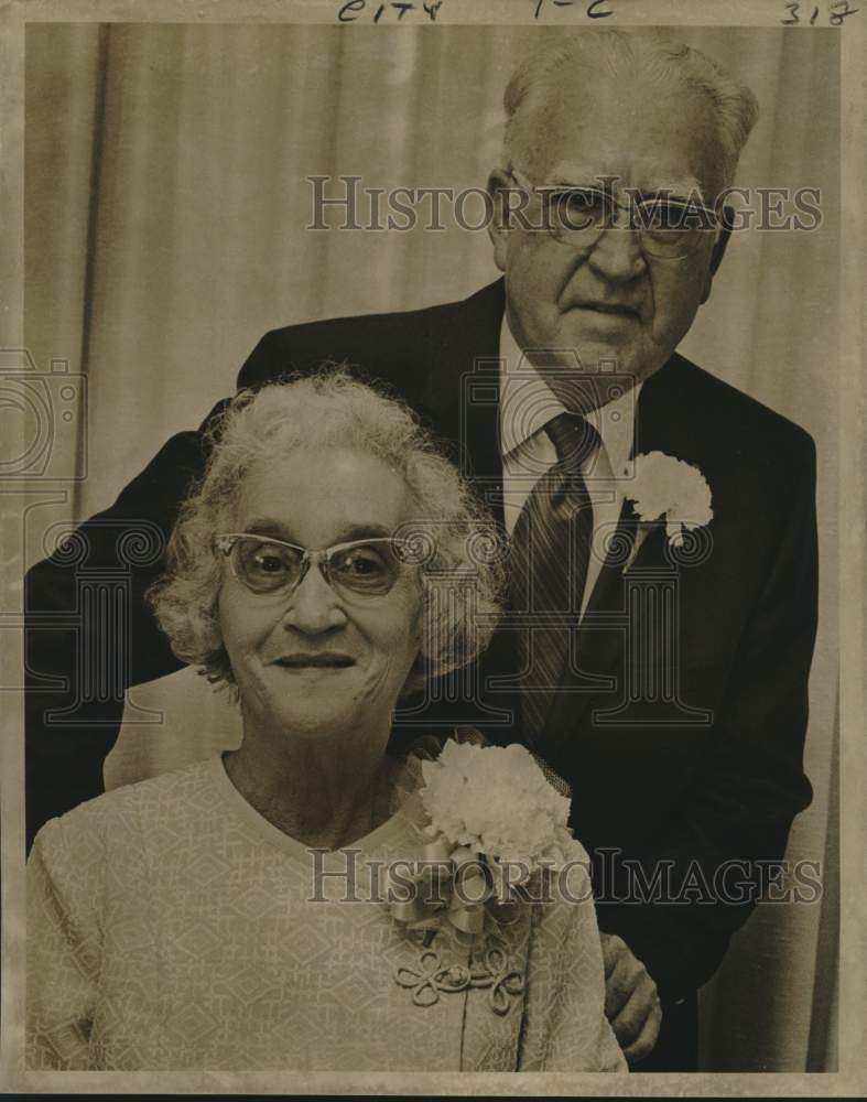 1973 Press Photo Mr. &amp; Mrs. Henry J. Louviere Celebrate 50th Wedding Anniversary- Historic Images