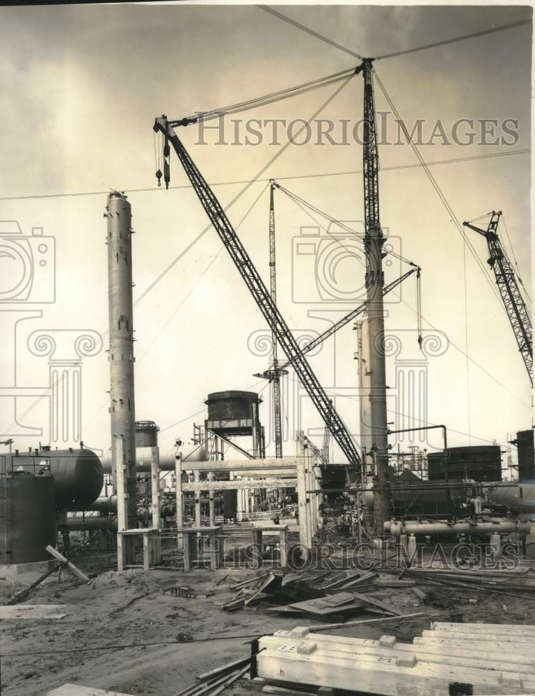 1957 Press Photo Louisiana Crude Oil Rig Construction in Port Arthur, Texas