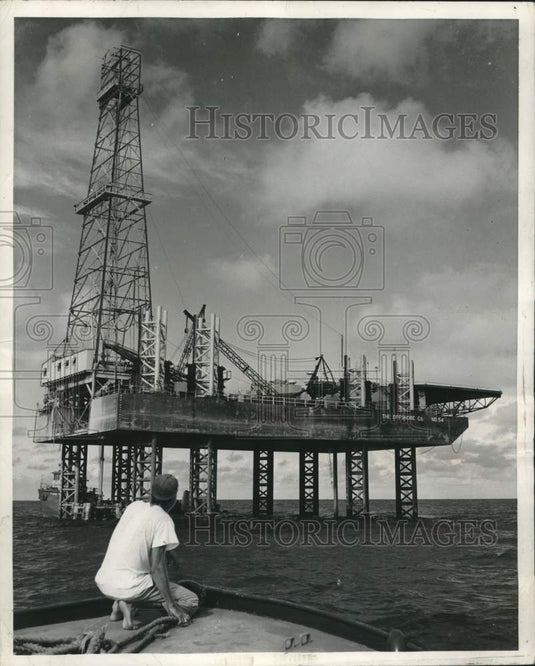 1957 Press Photo Oil rig off the Louisiana coast - noc00277