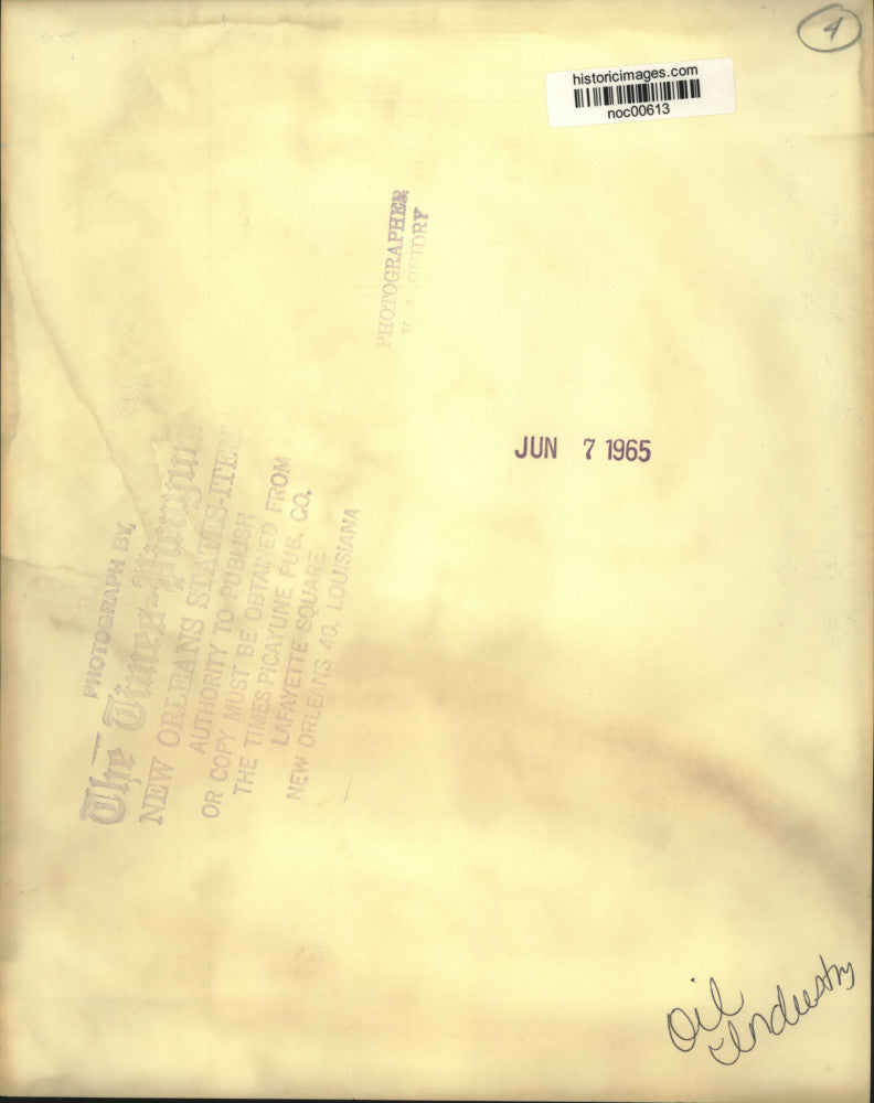 1965 Press Photo Oil Rig Worker at work - noc00613