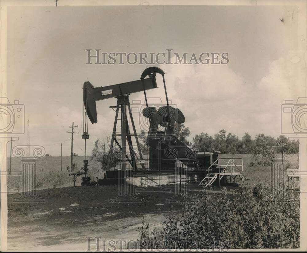 1962 Press Photo Humble Oil &amp; refining Company&#39;s No 2 Gumble Oil Well, Louisiana