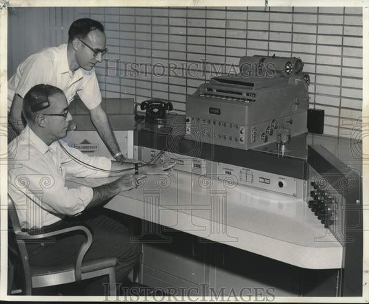 1964 Press Photo Workers Manning Equipment in Morgan City for Offshore Oil Rig