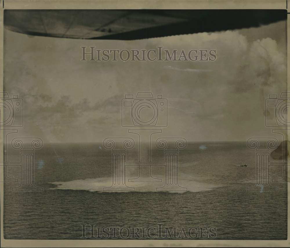 1964 Press Photo Bubbling Waters Where Oil Drilling Rig Exploded, Gulf of Mexico