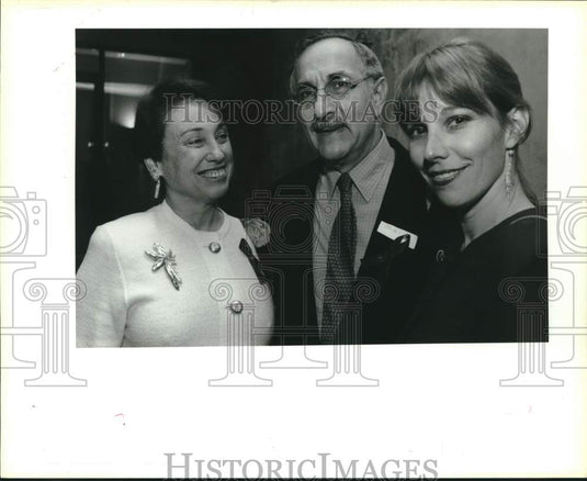1993 Press Photo Marguerite Oestreicher & guests at Seeing Red AIDS benefit- Historic Images