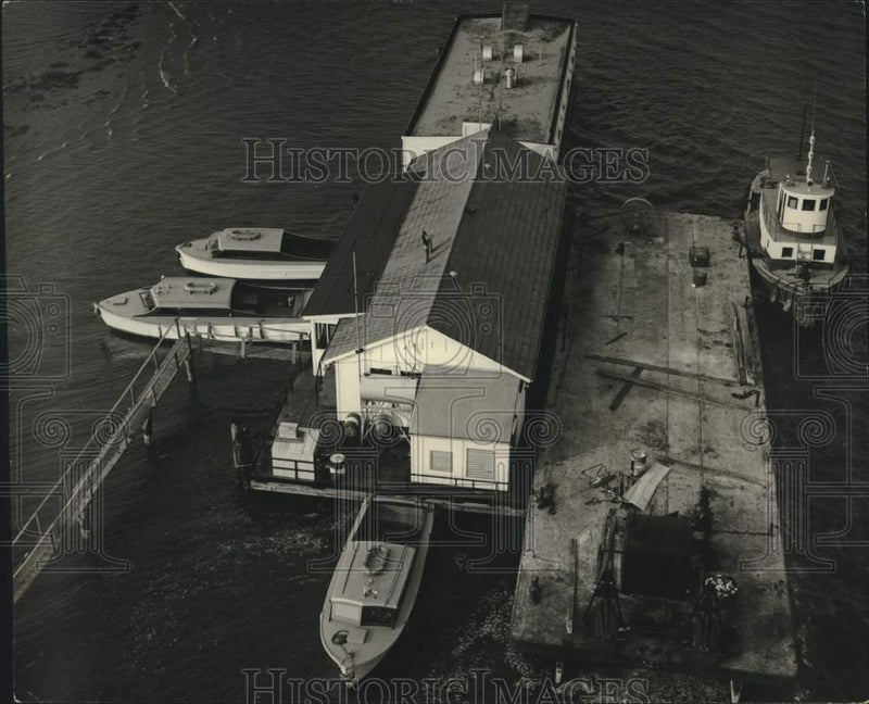 Load image into Gallery viewer, 1952 Press Photo Humble Oil &amp; Refining Company Drilling Barge, Lake Washington
