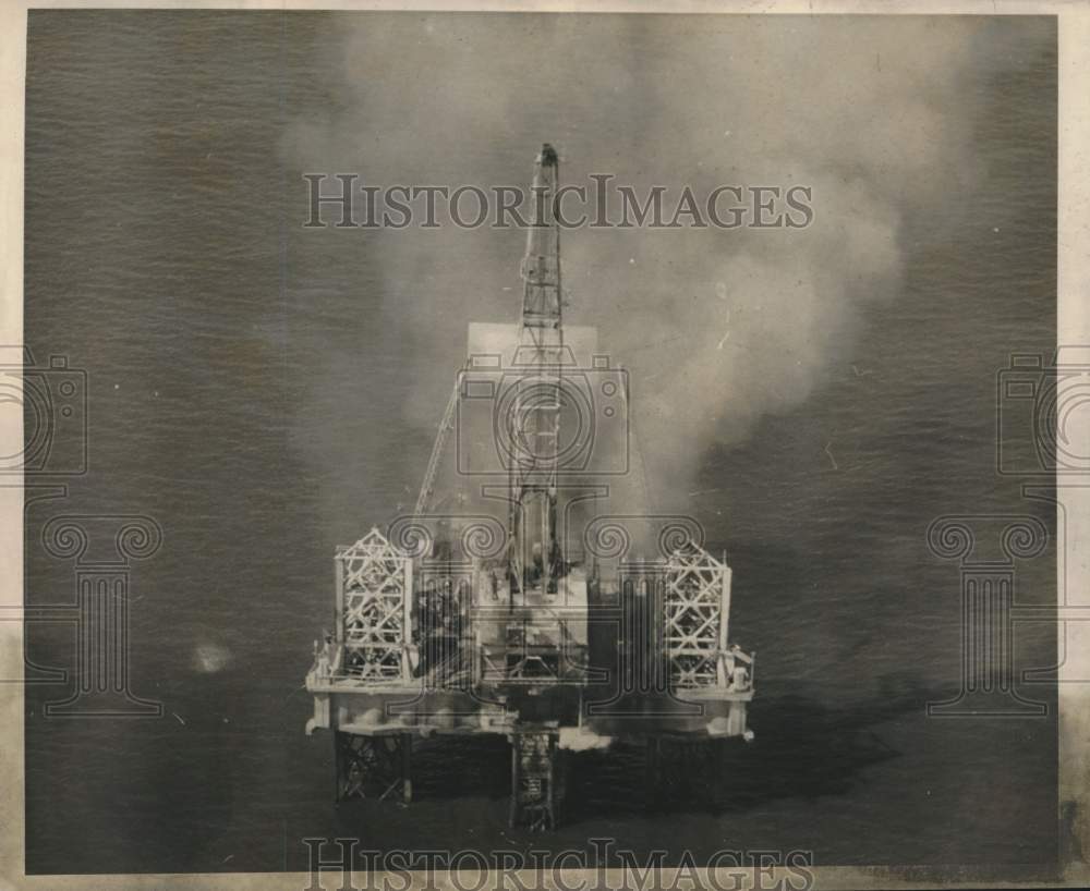 1968 Press Photo Offshore Oil rig erupts in smoke - noc01038