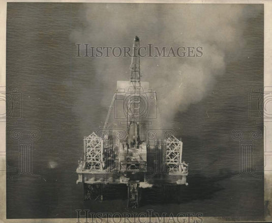 1968 Press Photo Offshore Oil rig erupts in smoke - noc01038