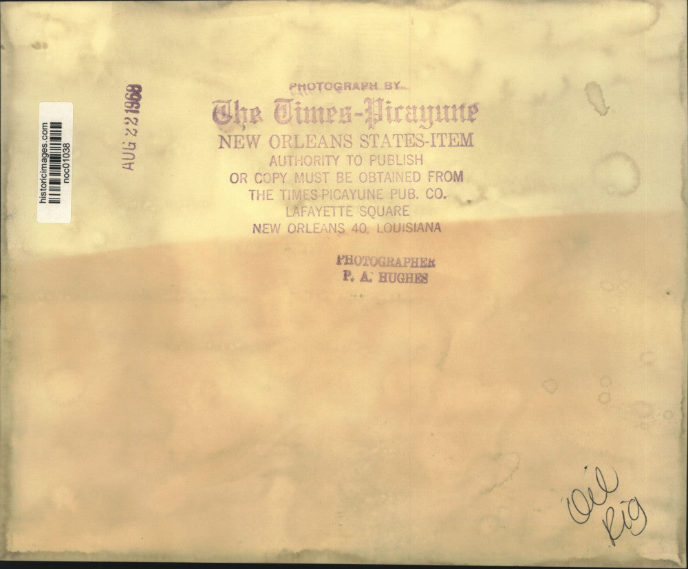 1968 Press Photo Offshore Oil rig erupts in smoke - noc01038