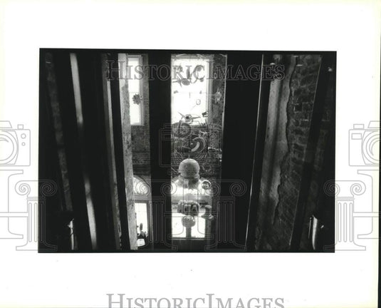 1995 Press Photo Glass Elevator inside NOLA Lagasse's Restaurant, New Orleans- Historic Images