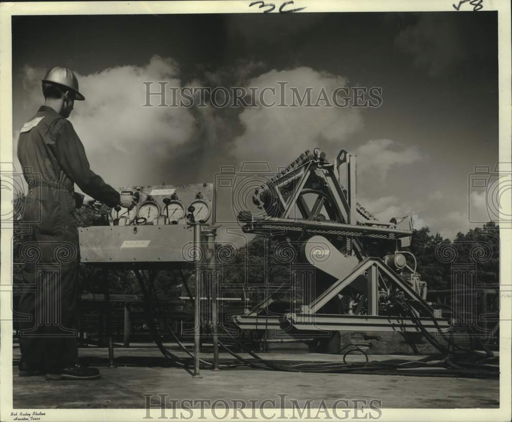 1967 Press Photo Worker on Oil Rig - noc01146