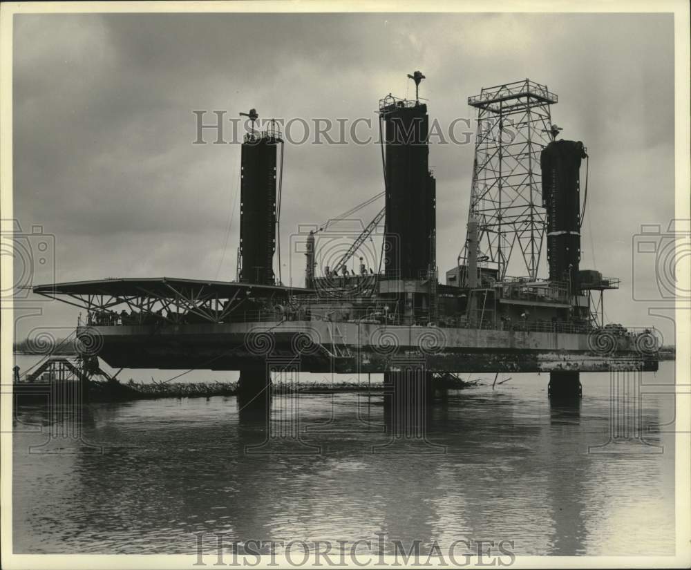 1960 Press Photo Offshore oil platform- Historic Images