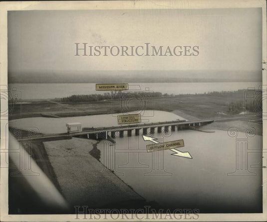 1960 Press Photo Old Man River Central Project keeps river in right direction- Historic Images