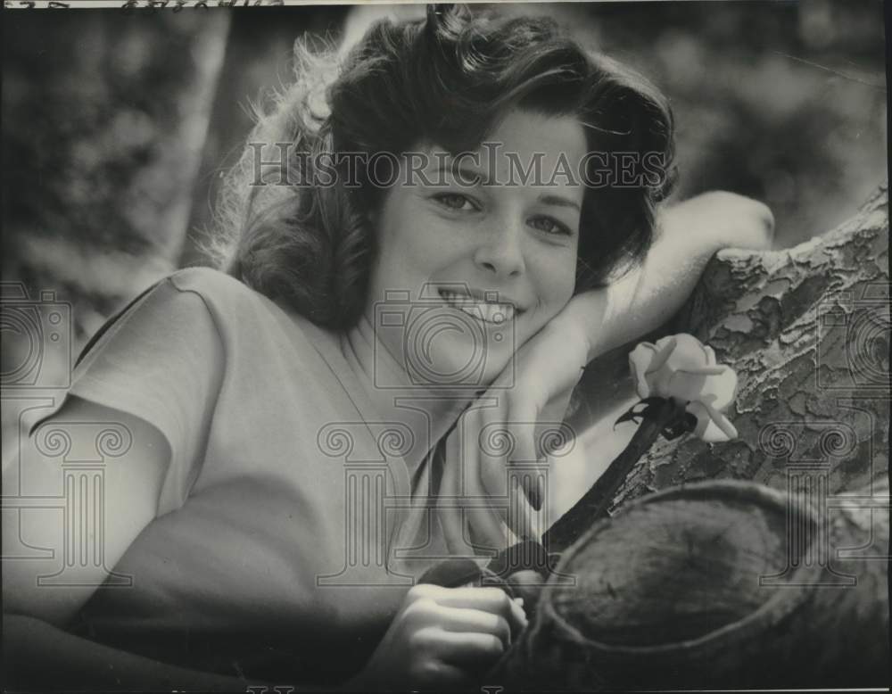 Press Photo Miss Erin Elizabeth O'Keefe to be crowned 1979 Floral Queen- Historic Images