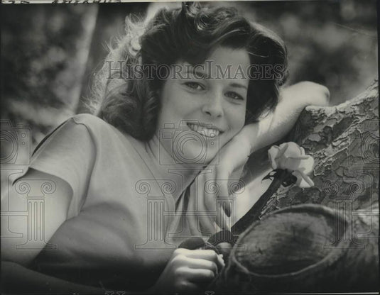 Press Photo Miss Erin Elizabeth O'Keefe to be crowned 1979 Floral Queen- Historic Images