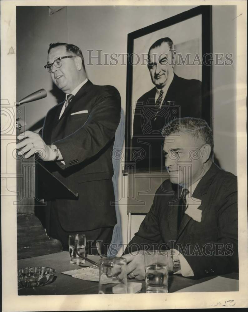 Load image into Gallery viewer, 1964 Press Photo Lloyd H. Stephens &amp; Frank Cazanove at Postmasters convention
