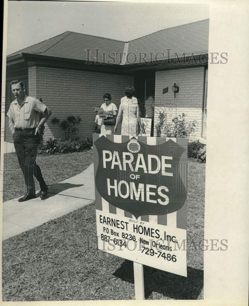 1969 Press Photo Parade of Homes model built by Ernest Homes, Inc. - noc01788