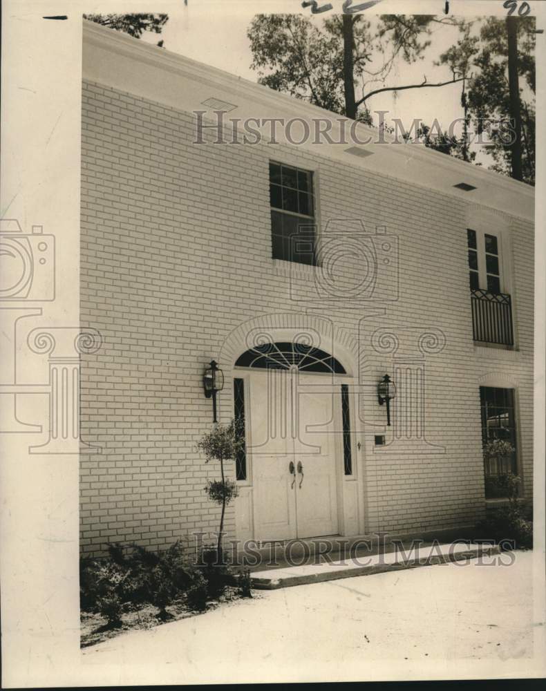 1965 Press Photo Facade of a home featured in the Parade of Homes- Historic Images