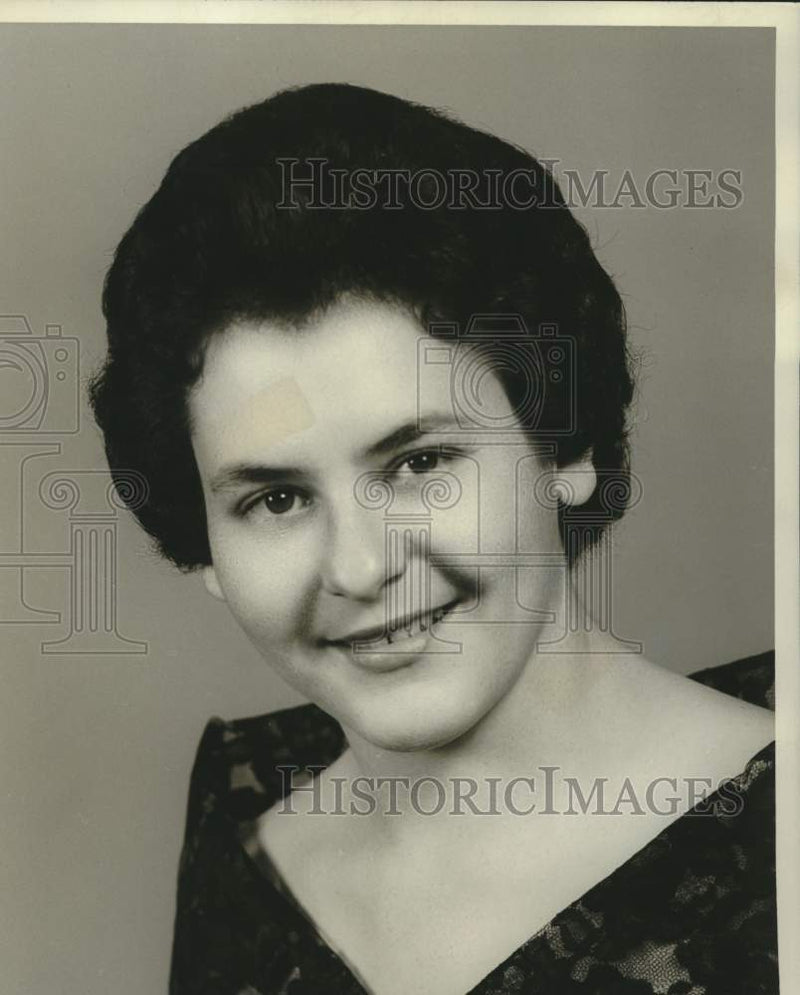Load image into Gallery viewer, 1965 Press Photo Krewe of Freret Maid Joanne Palmisano - noc01838
