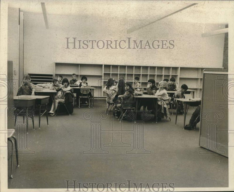 Load image into Gallery viewer, 1969 Press Photo Section of One Arena at Osborne School - noc02061
