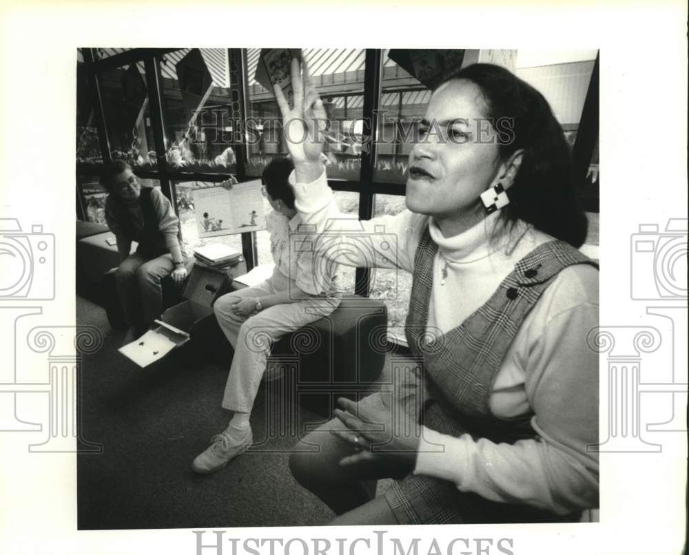 1994 Press Photo Jacqueline Pappion at Church of Abundant Life in Harvey- Historic Images