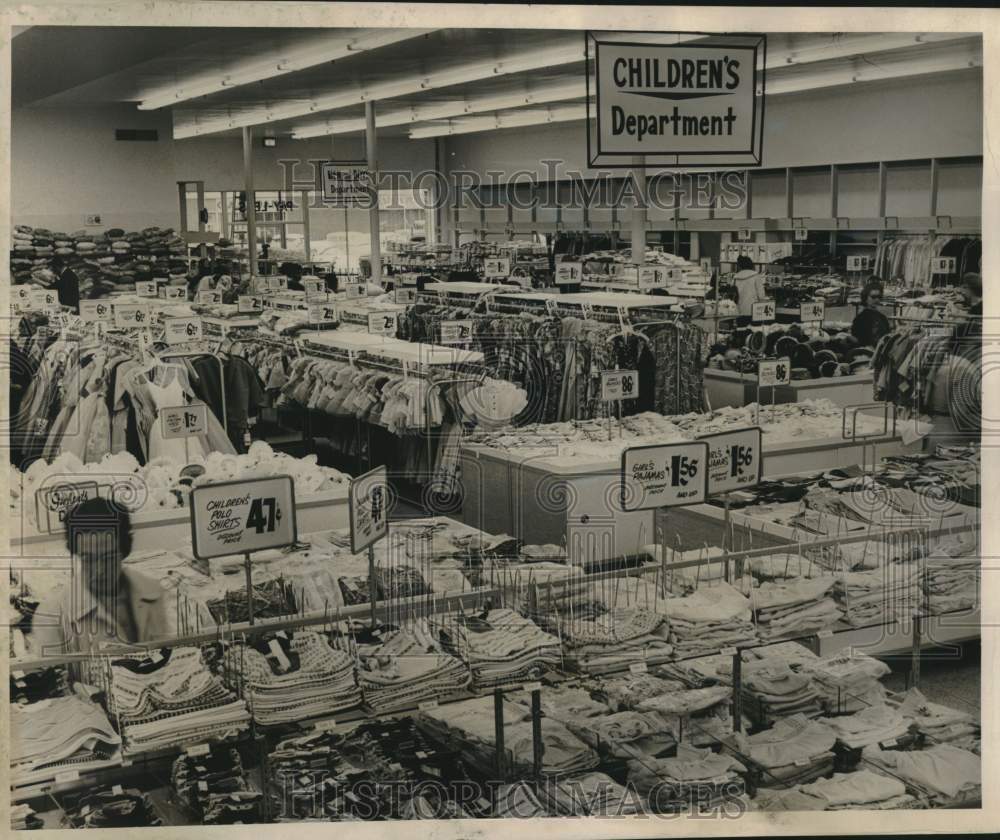 1961 Press Photo Pay-Less Discount Store Gentilly blvd, Gentilly Shopping Center