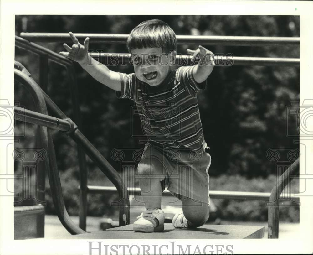 1988 Press Photo Children&#39;s play area at Parc Chenier in Chalmette, Louisiana - Historic Images