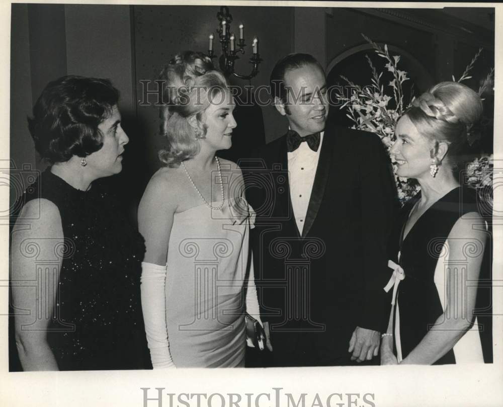 1969 Press Photo A group people during gala at Coker Room - noc02370