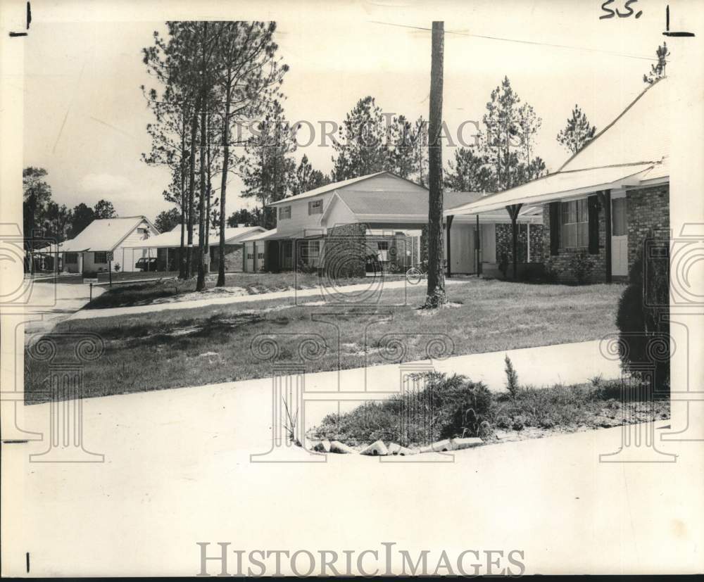 1965 Press Photo Two-level houses with modern layout featured in Parade of Homes