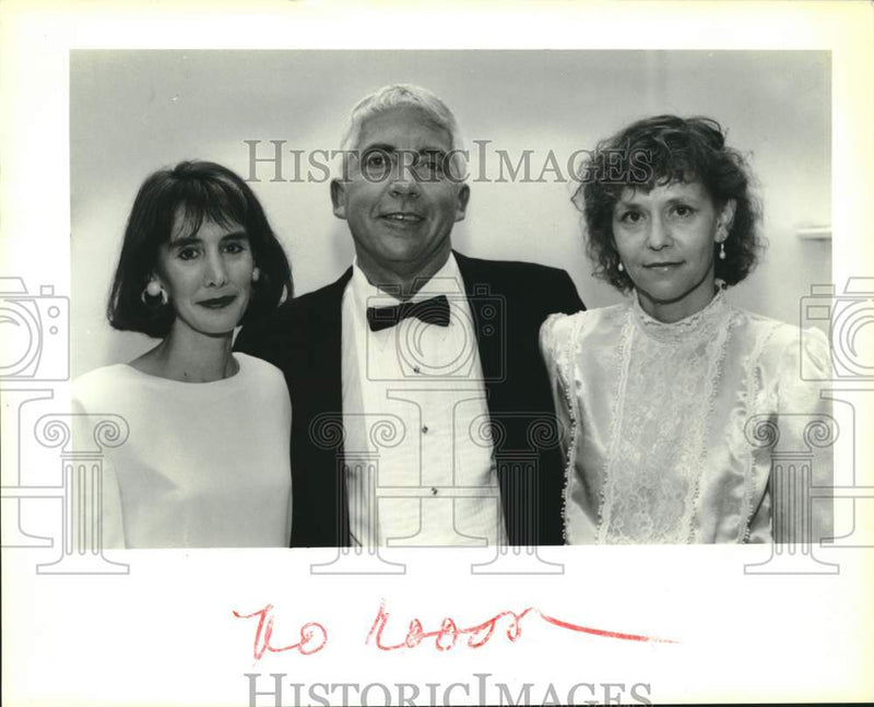 Load image into Gallery viewer, 1991 Press Photo Benefit for St. Paul's School - Beth Foley, Event Guests
