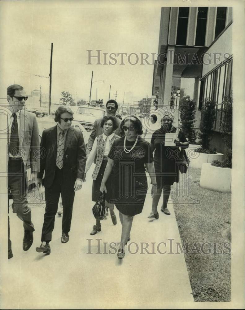 1972 Press Photo Parish Prison - Representative Dorothy Taylor Visits Prison- Historic Images