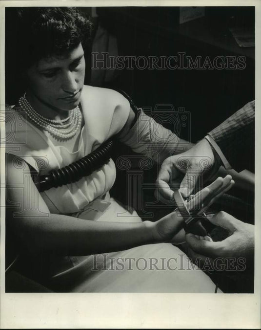 1962 Press Photo New Orleans Police - James Kruebbe Administers Polygraph
