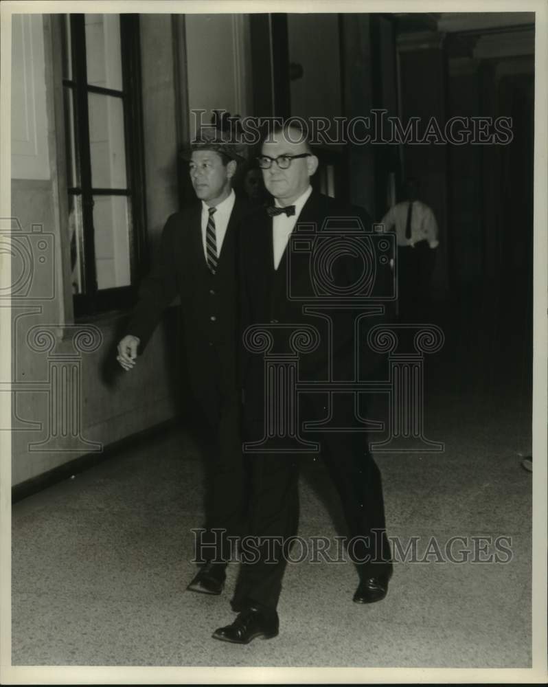 1961 Press Photo George Ponder walking with John E. Jackson Jr. - Historic Images