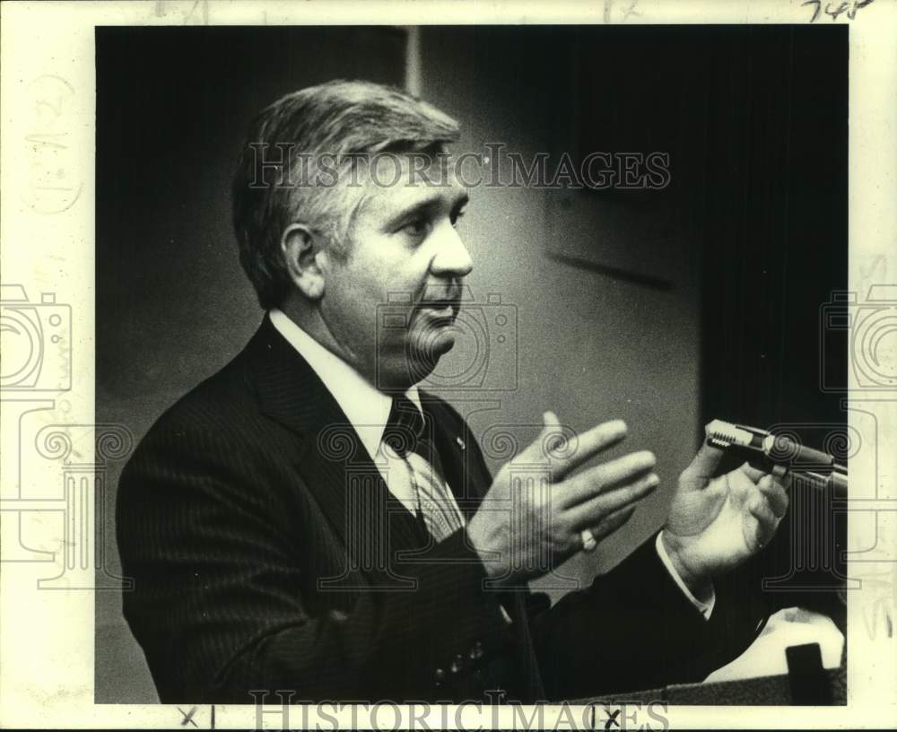 1978 Press Photo Police Superintendent James C.Parsons at Dillard's Stern Center- Historic Images
