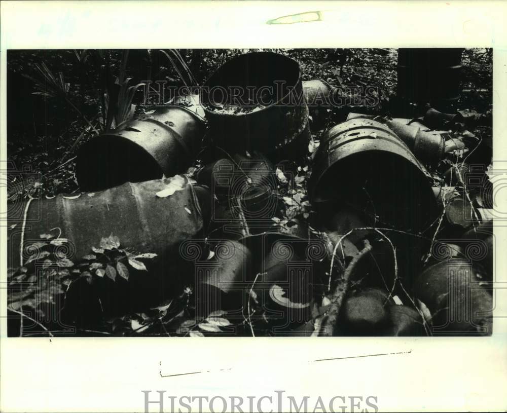 1987 Press Photo Plantation Business Campus - Rusty Barrels- Historic Images