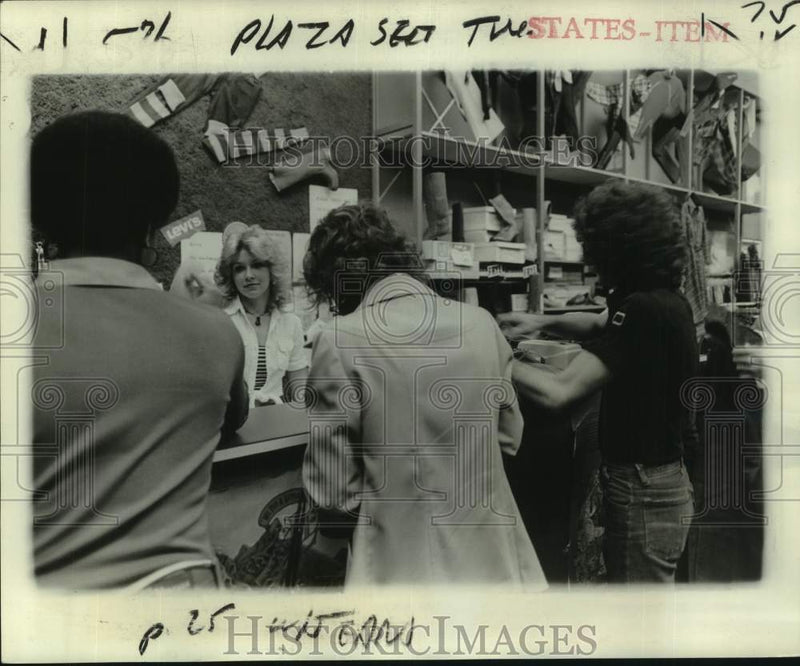 Load image into Gallery viewer, 1977 Press Photo All American Jeans, sportswear store in The Plaza-Lake Forest
