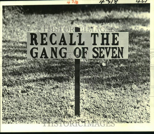 1979 Press Photo Signs, signs, signs --- They're out up, defaced, torn down- Historic Images